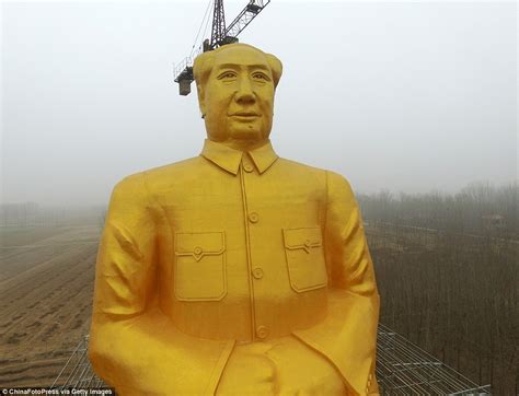 how many mao statues are there in china
